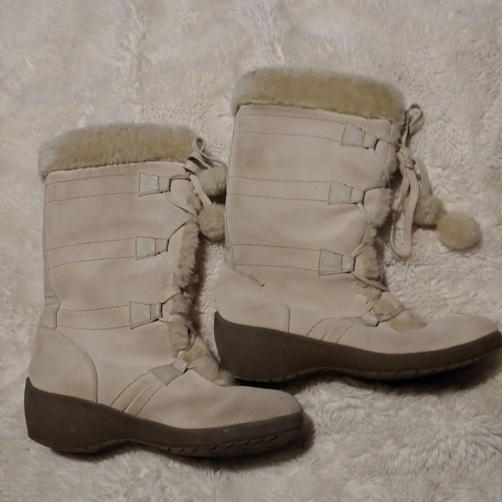 Sporto womens cream lace up suede water boots 9